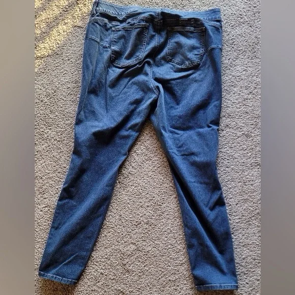 torrid Distressed Dark Blue High-Rise bombshell Skinny Jeans - Picture 11 of 15